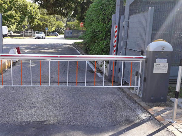 Installazione-per-l-automazione-di-barriere-ferrara